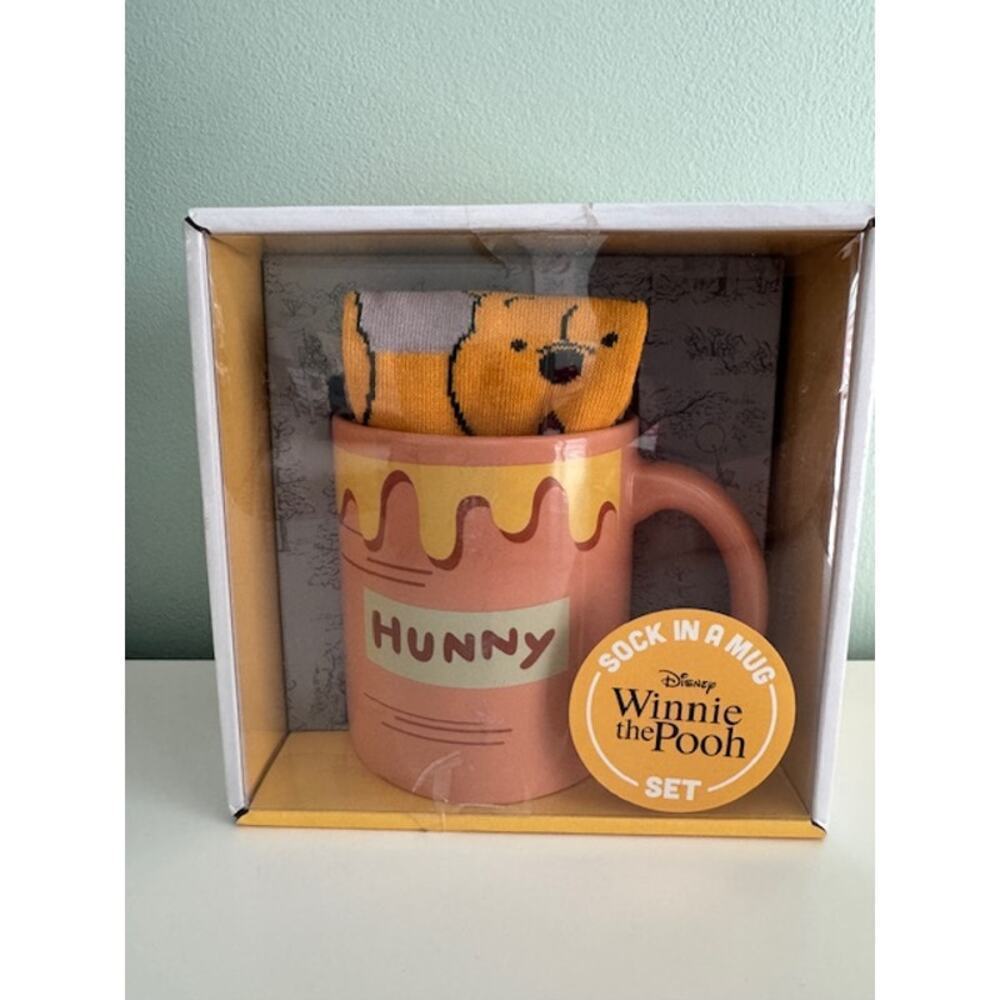 Disney Winnie the Pooh Sock in a Mug with Sticker Gift Set- New